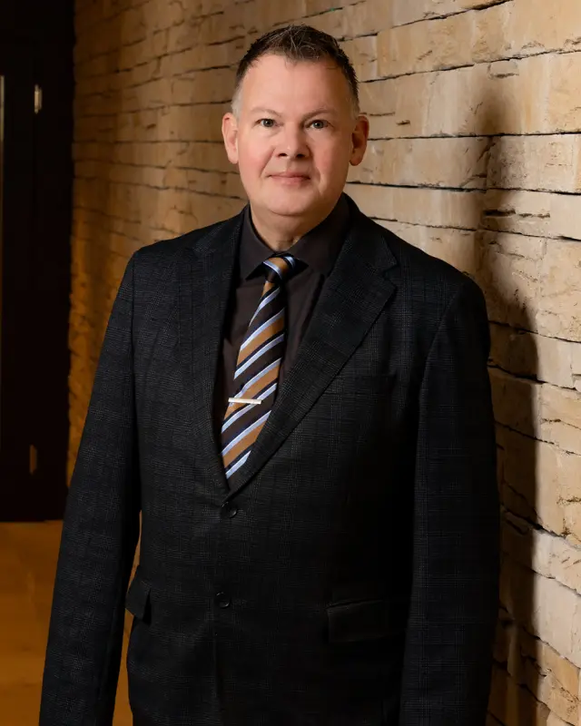 Tom Buchschuster - Restaurant Management