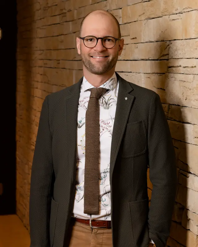 Reto Keller - Hotel management & Host