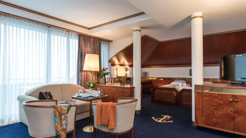 Admiral Suite