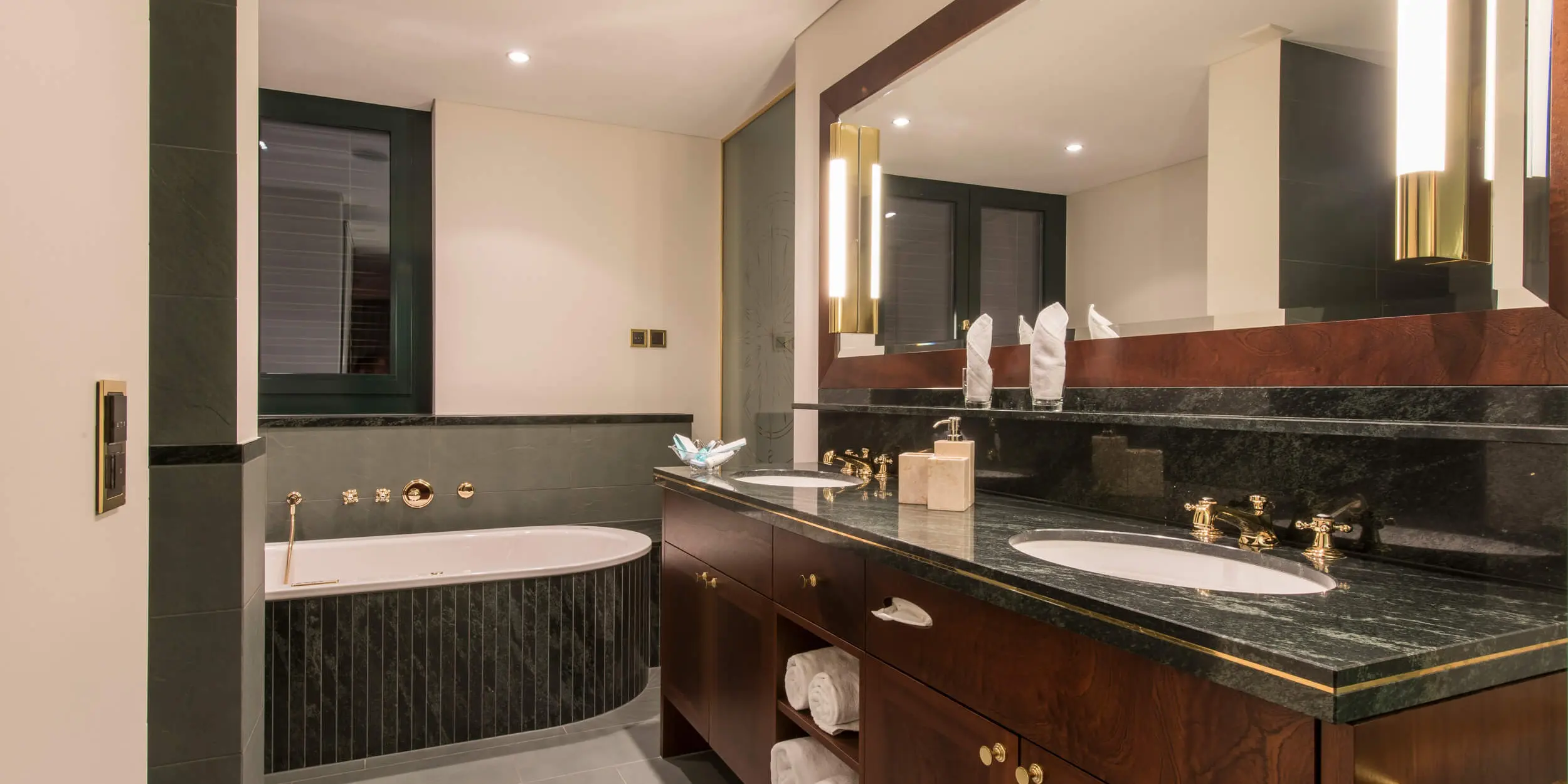 Deluxe Cottage Suite - Bad Horn